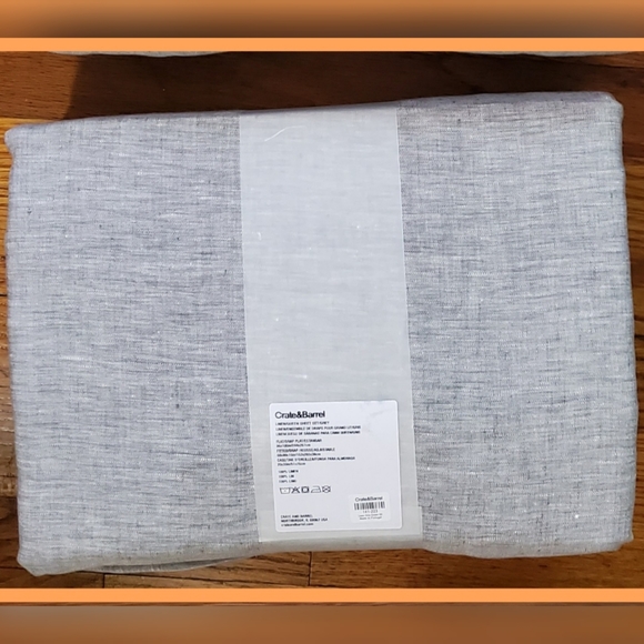 🚫SOLD🚫 Crate & Barrel Queen Sheet Set - Picture 2 of 2